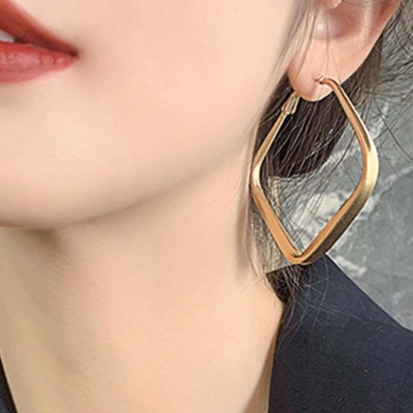 Brushed gold square Hoop Earrings - Picture 2 of 8